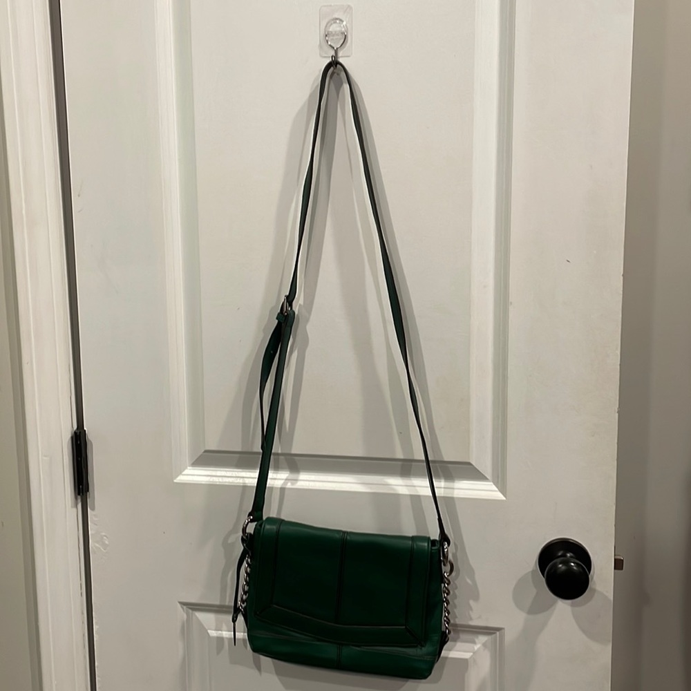 B MAKOWSKY CROSSBODY…EUC